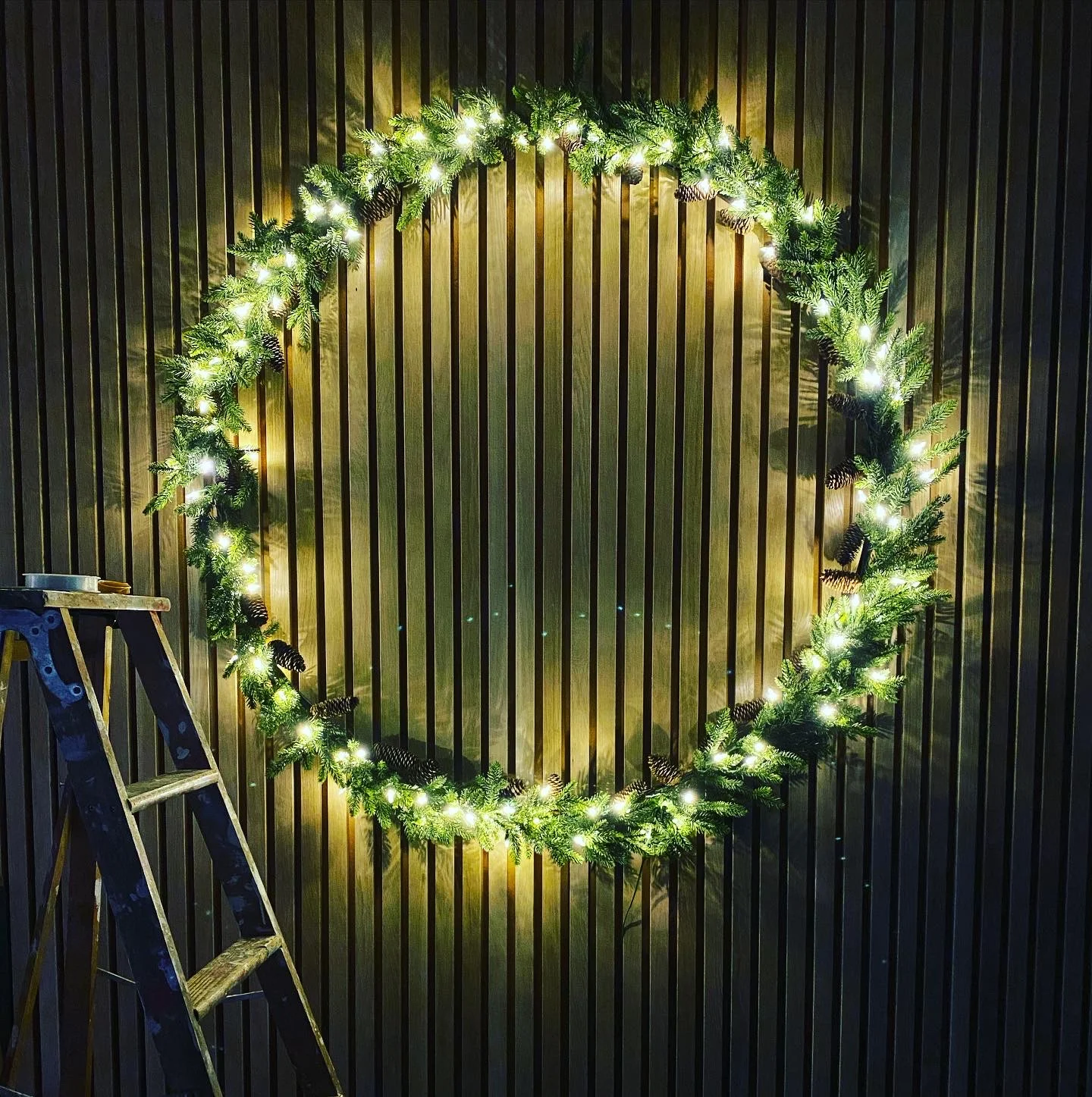 Stor kunstig julekrans🌲