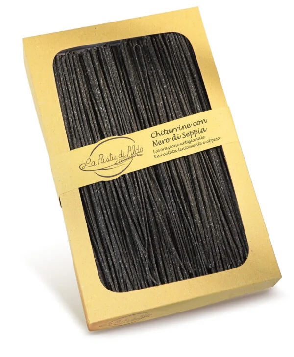 Chitarrine svart pasta