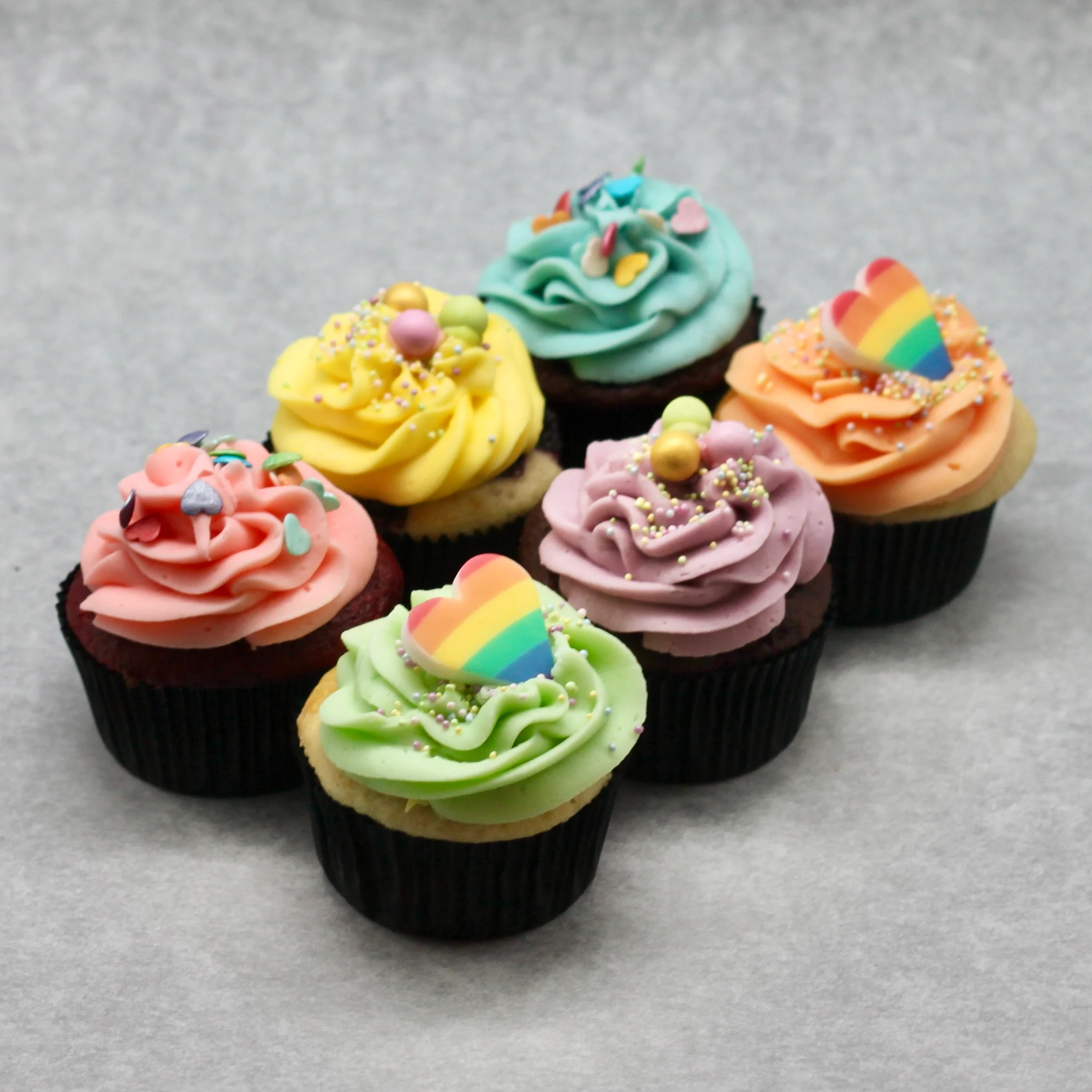 PRIDE 6 cupcakes